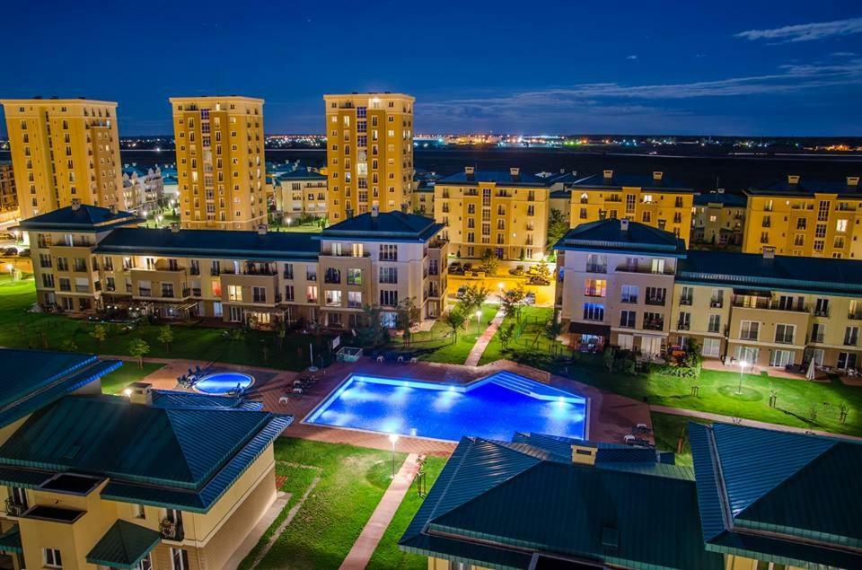 Luxury Apartment With Pool In North Bucharest Cretuleasca Exterior foto